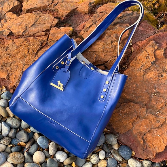 Emma Fox Handbags - Emma Fox 🦊 Leather Bag
